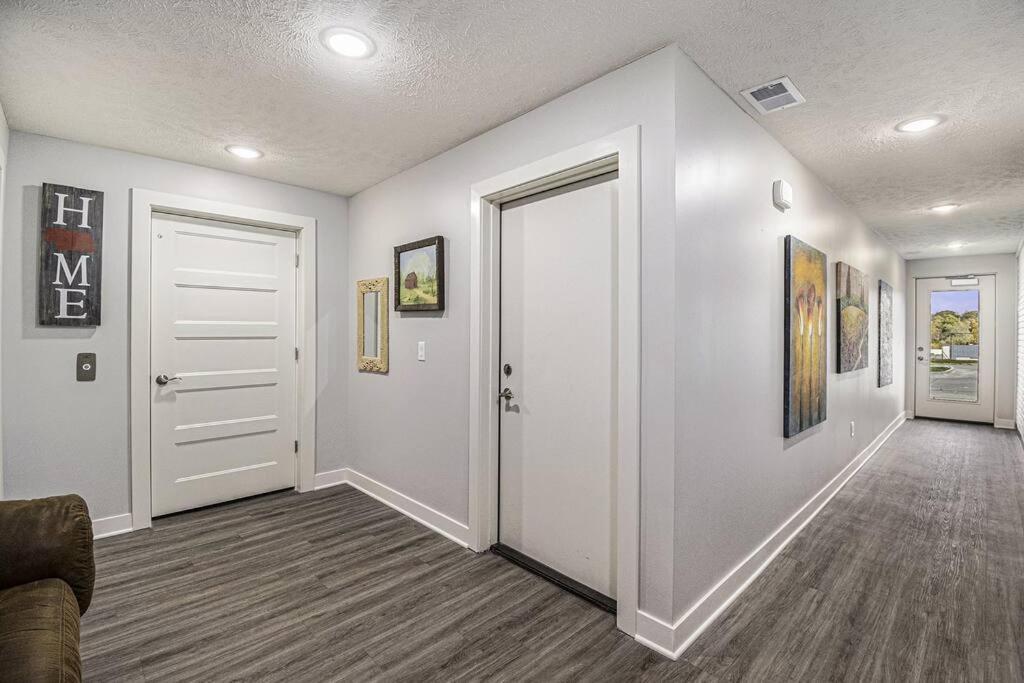 Luxurious Midtown Retreat With Elevator Access * Omaha