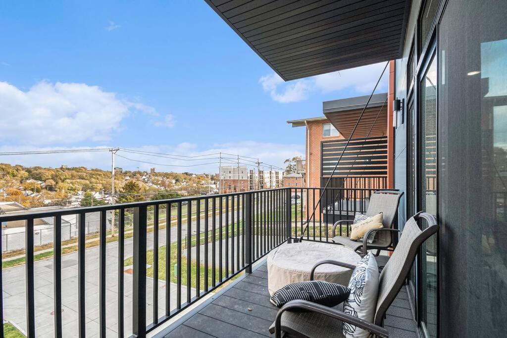 Apartment Luxurious Midtown Retreat With Elevator Access