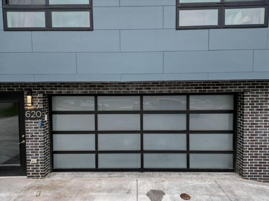 Luxurious Midtown Retreat With Elevator Access Apartment *