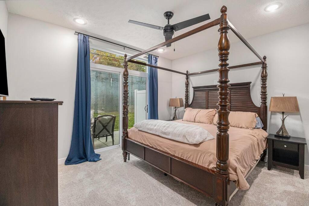 Luxurious Midtown Retreat With Elevator Access *