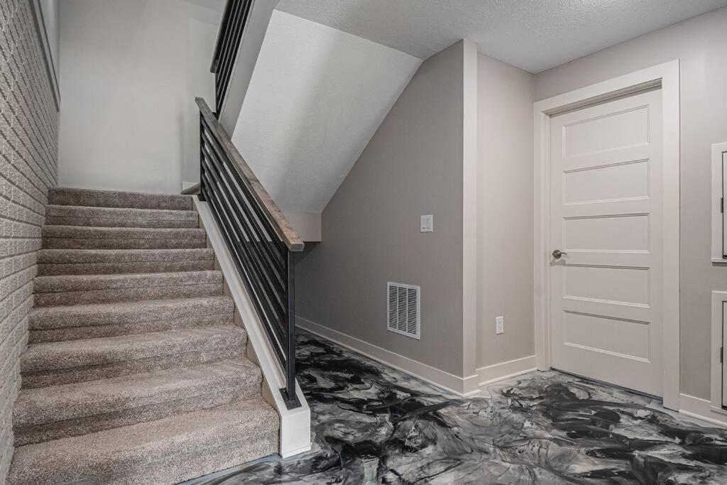 Midtown Luxury - 2 Master - Near Unmc Apartment *