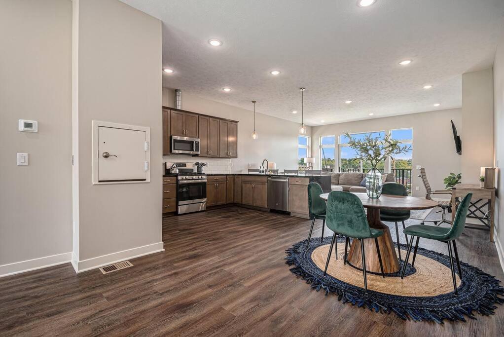 Midtown Luxury - 2 Master - Near Unmc Apartment *
