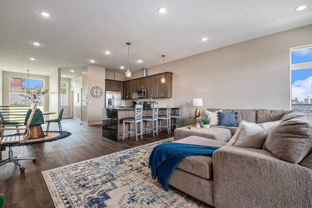 Apartment Midtown Luxury - 2 Master - Near Unmc