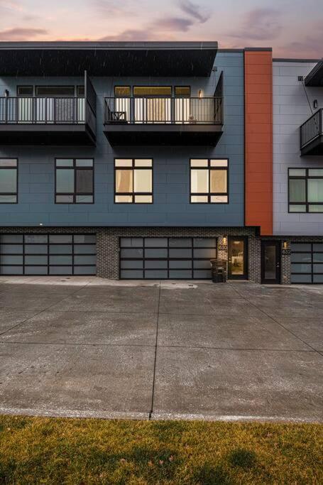 Apartment Luxury - Hot Tub - Views Omaha