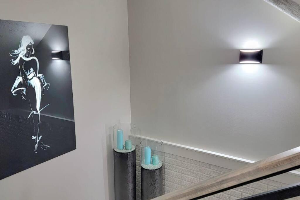 Luxury - Hot Tub - Views Apartment Omaha