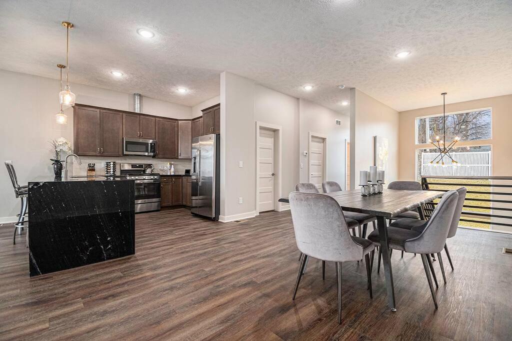 Apartment Luxury - Hot Tub - Views Omaha