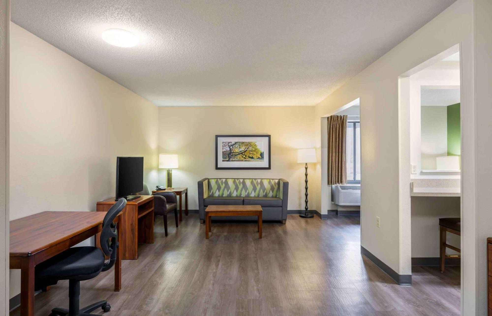 Extended America - - West Hotel 2*