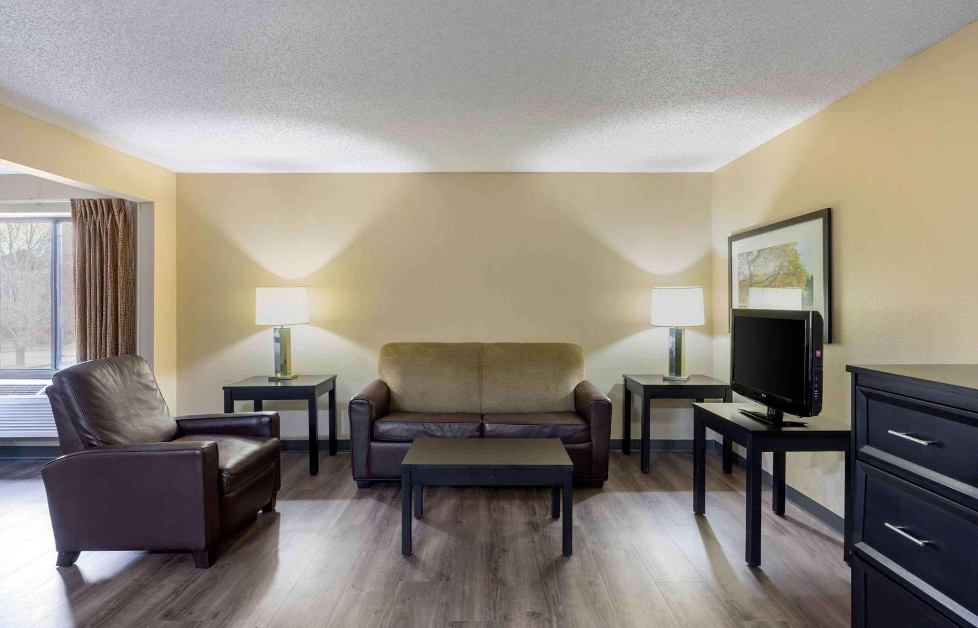 Hotel Extended America - - West Omaha