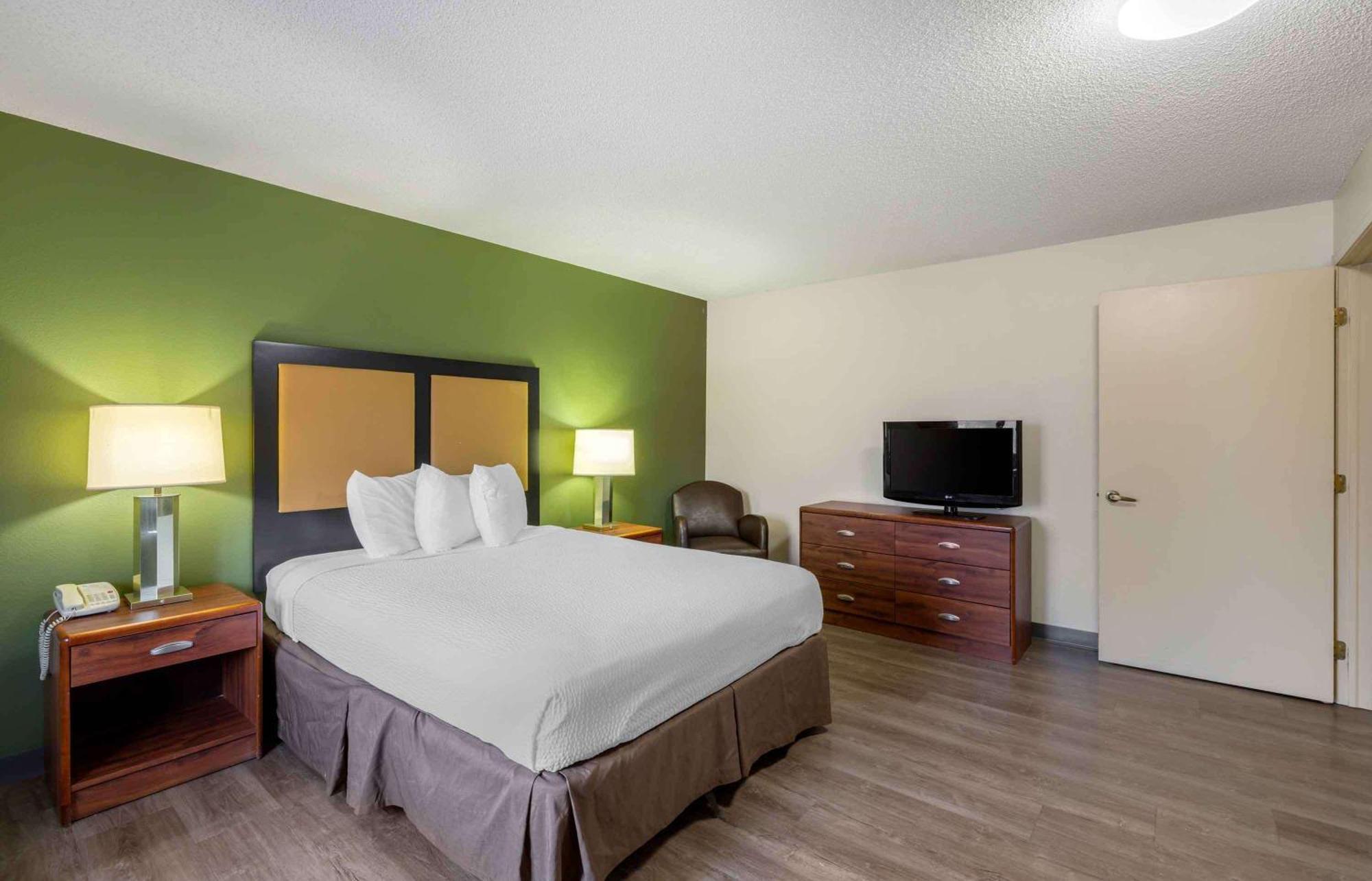 Extended America - - West Hotel 2*