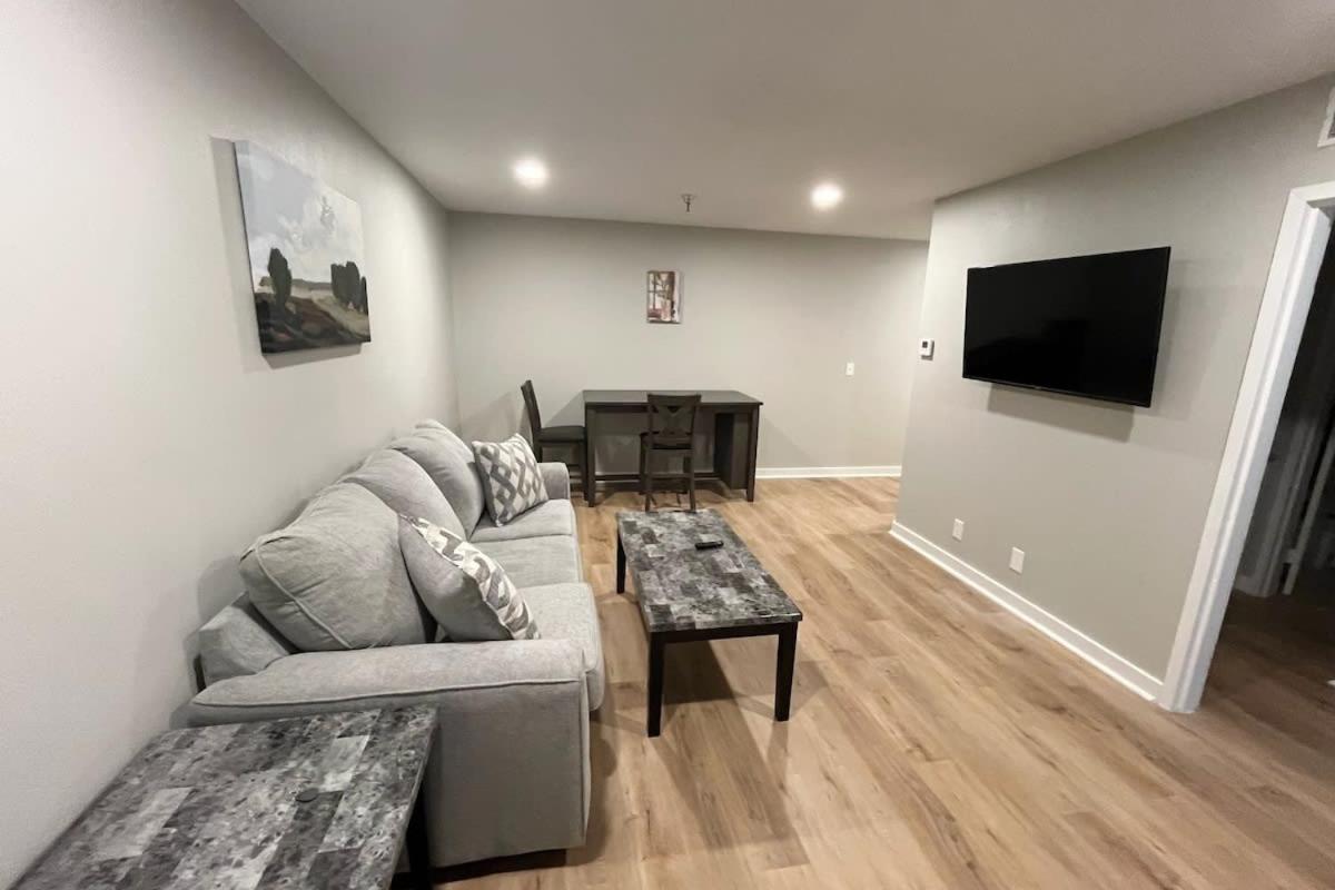 Aksarben Apt-cozy One Bedroom