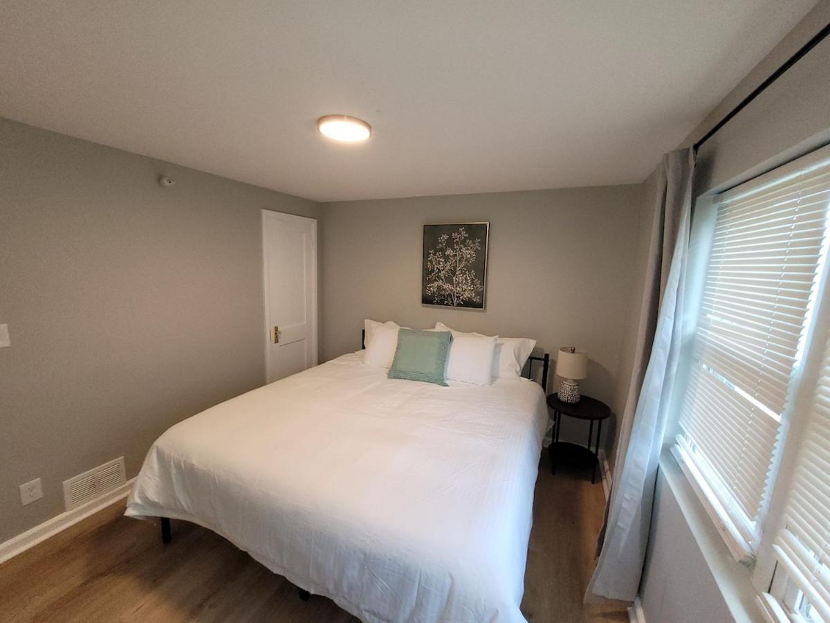 Apartment Davenport Dwellings-newly Furnished 3bd 2ba