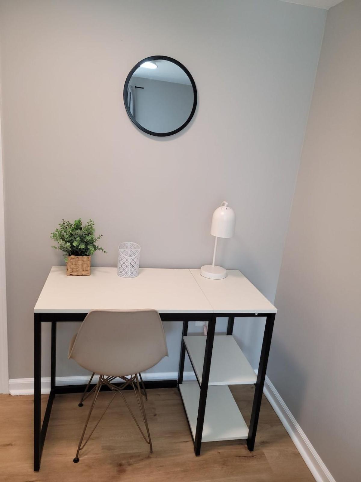 Davenport Dwellings-newly Furnished 3bd 2ba Apartment Omaha