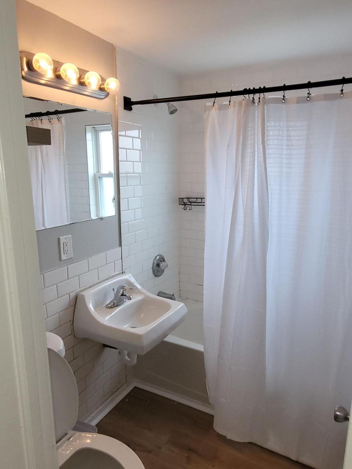 Apartment Davenport Dwellings-newly Furnished 3bd 2ba