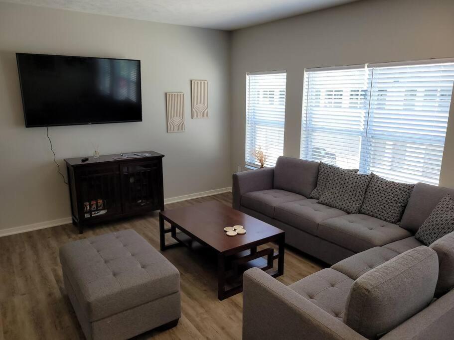 The Cottonwood At Coventry Rows Omaha