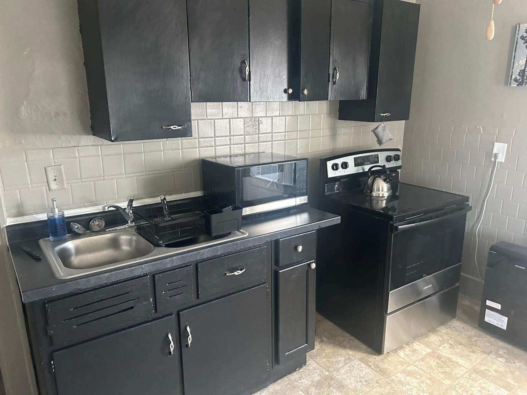 Midtown Manor Apartment *