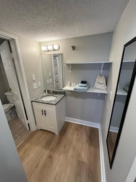 Aksarben Area 2 Bd-2 Ba By Uno Apartment Omaha