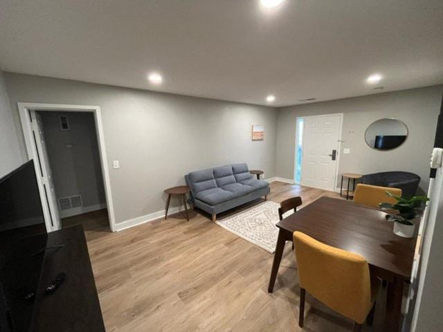 Apartment Aksarben Area 2 Bd-2 Ba By Uno