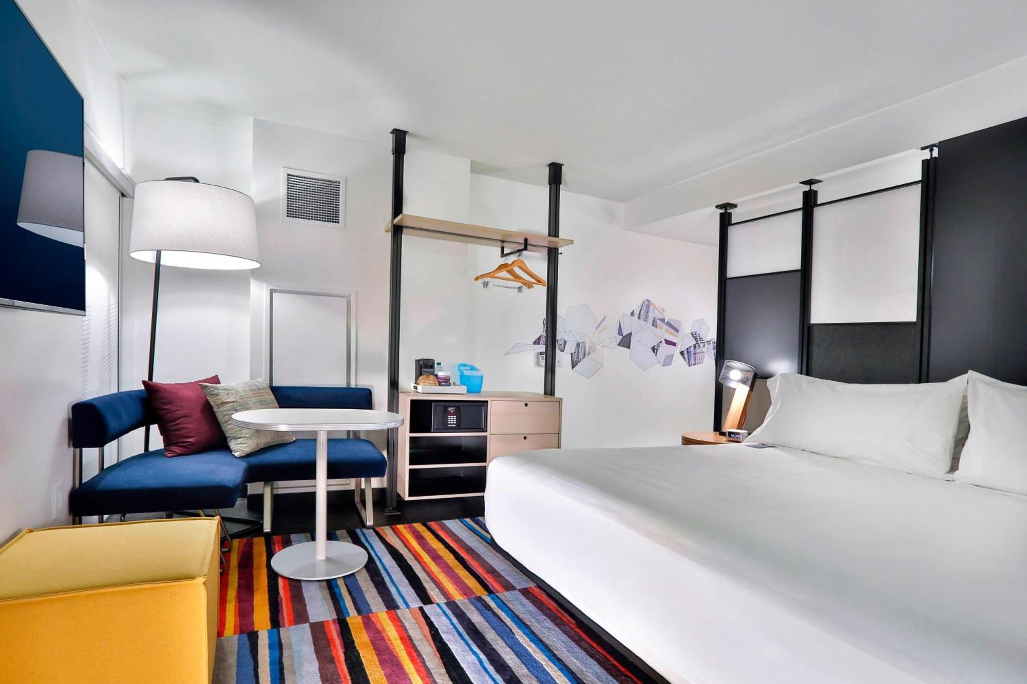 Hotel Aloft West