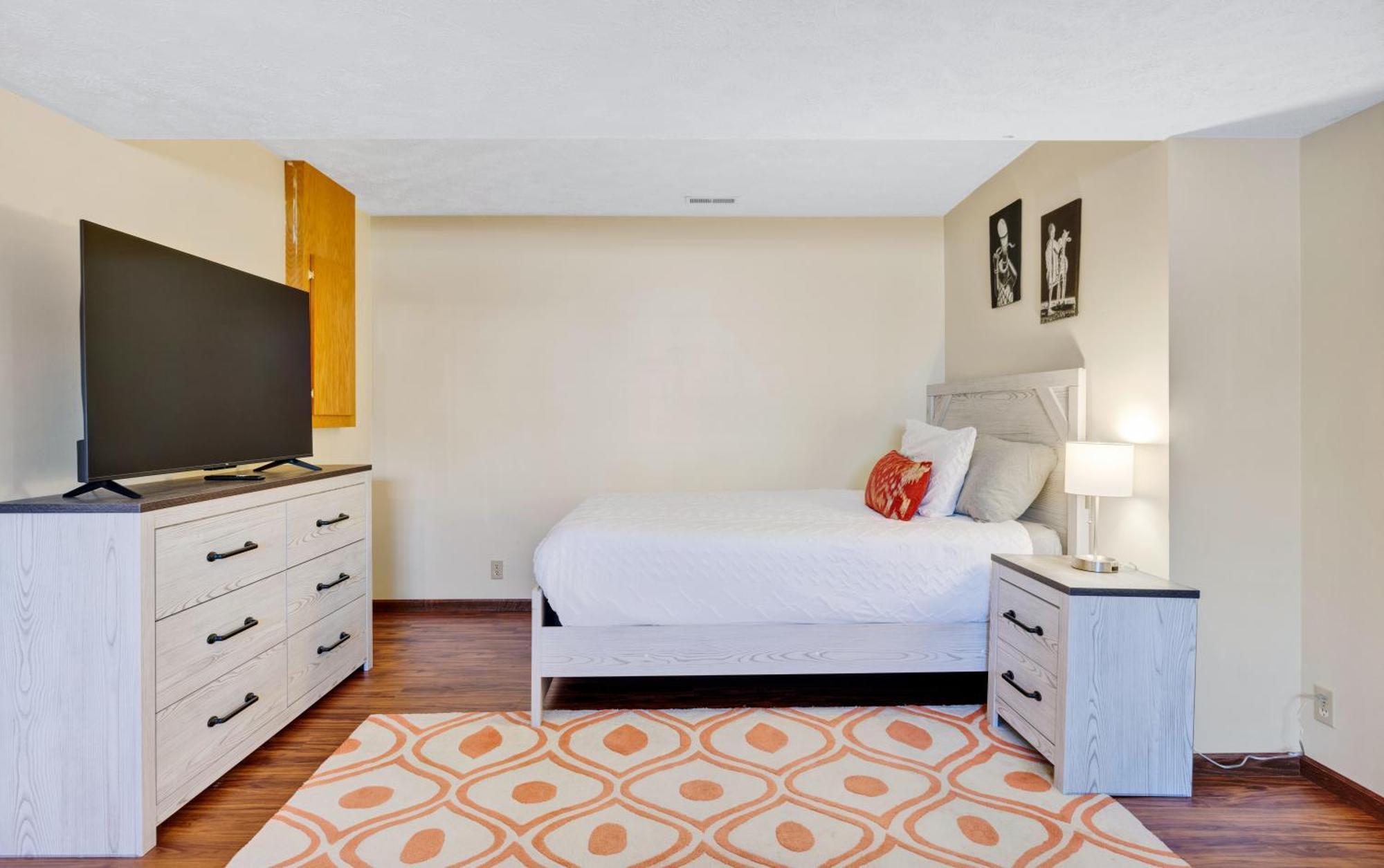 Pet Friendly,3 Queen Beds, One-full Bed With Fast Free Wifi Holiday home Omaha