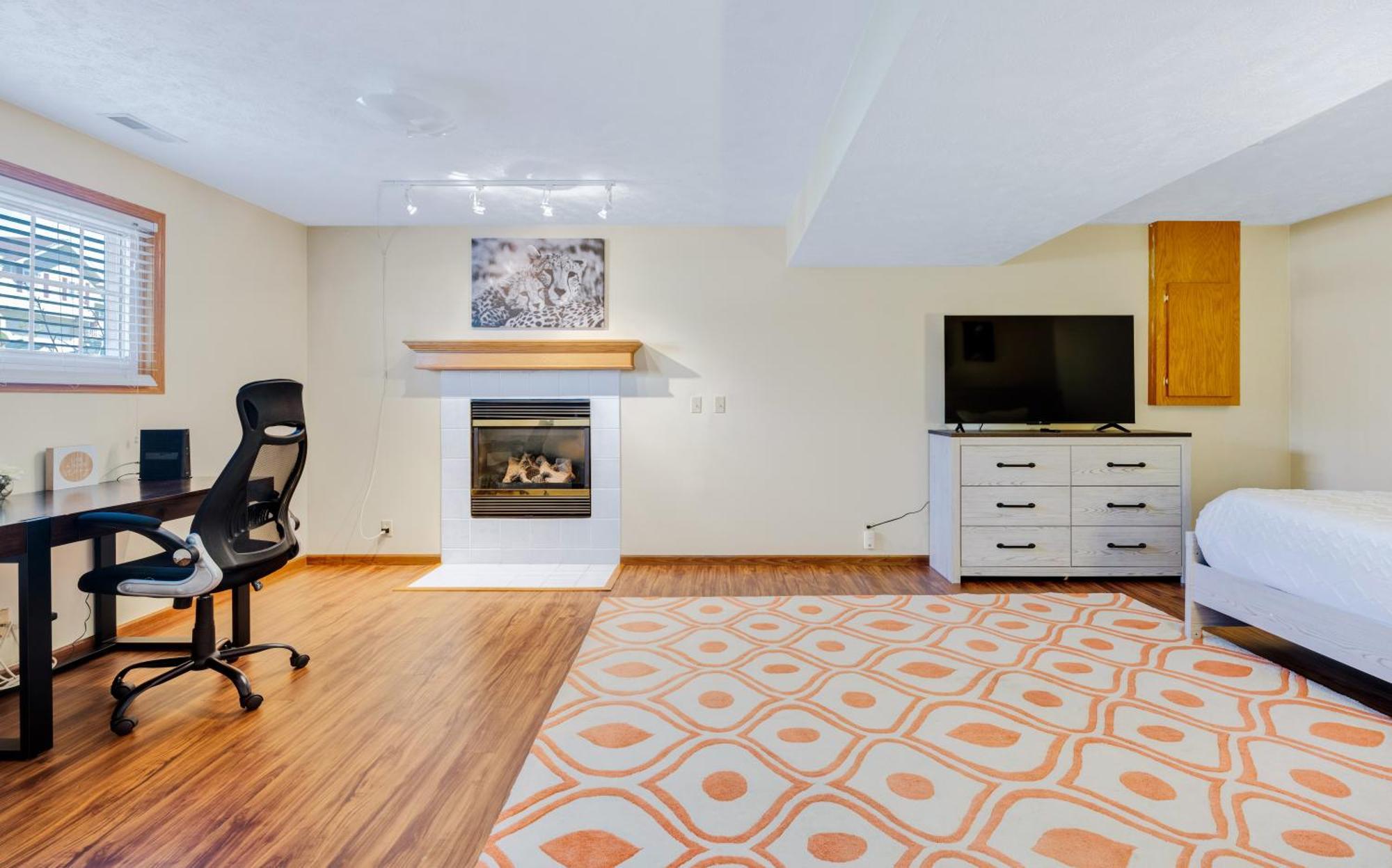 Pet Friendly,3 Queen Beds, One-full Bed With Fast Free Wifi *