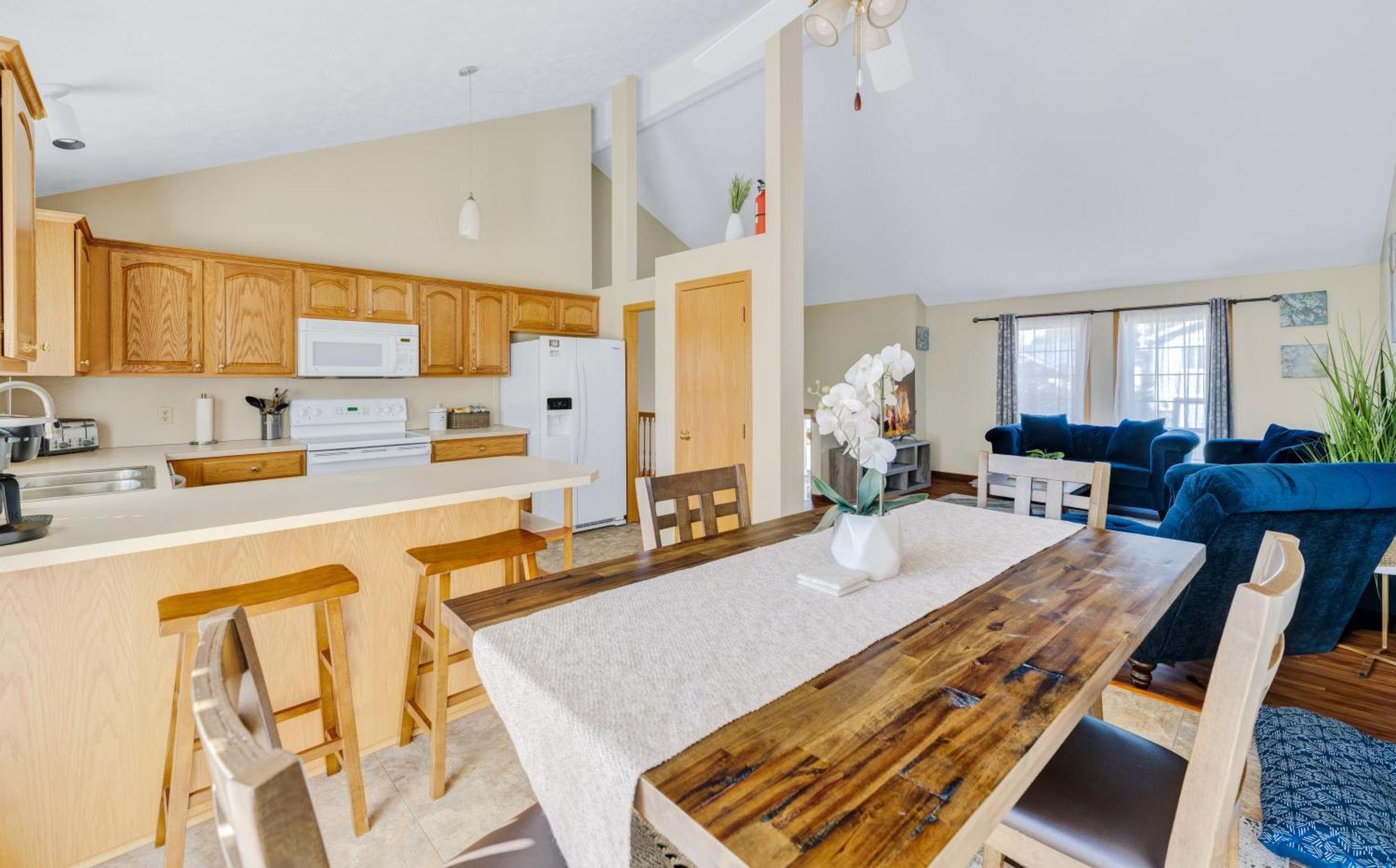 Holiday home Pet Friendly,3 Queen Beds, One-full Bed With Fast Free Wifi Omaha