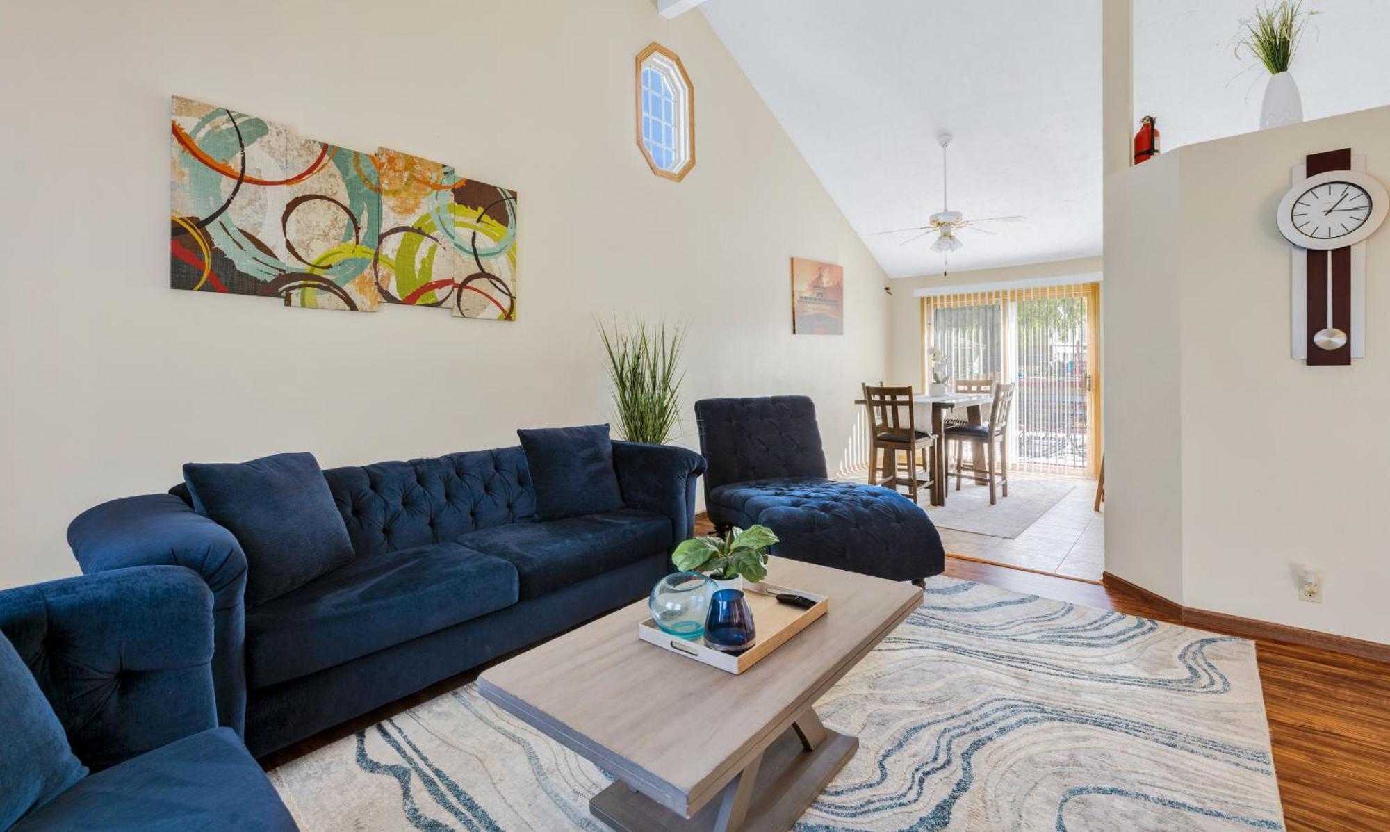 Pet Friendly,3 Queen Beds, One-full Bed With Fast Free Wifi Omaha