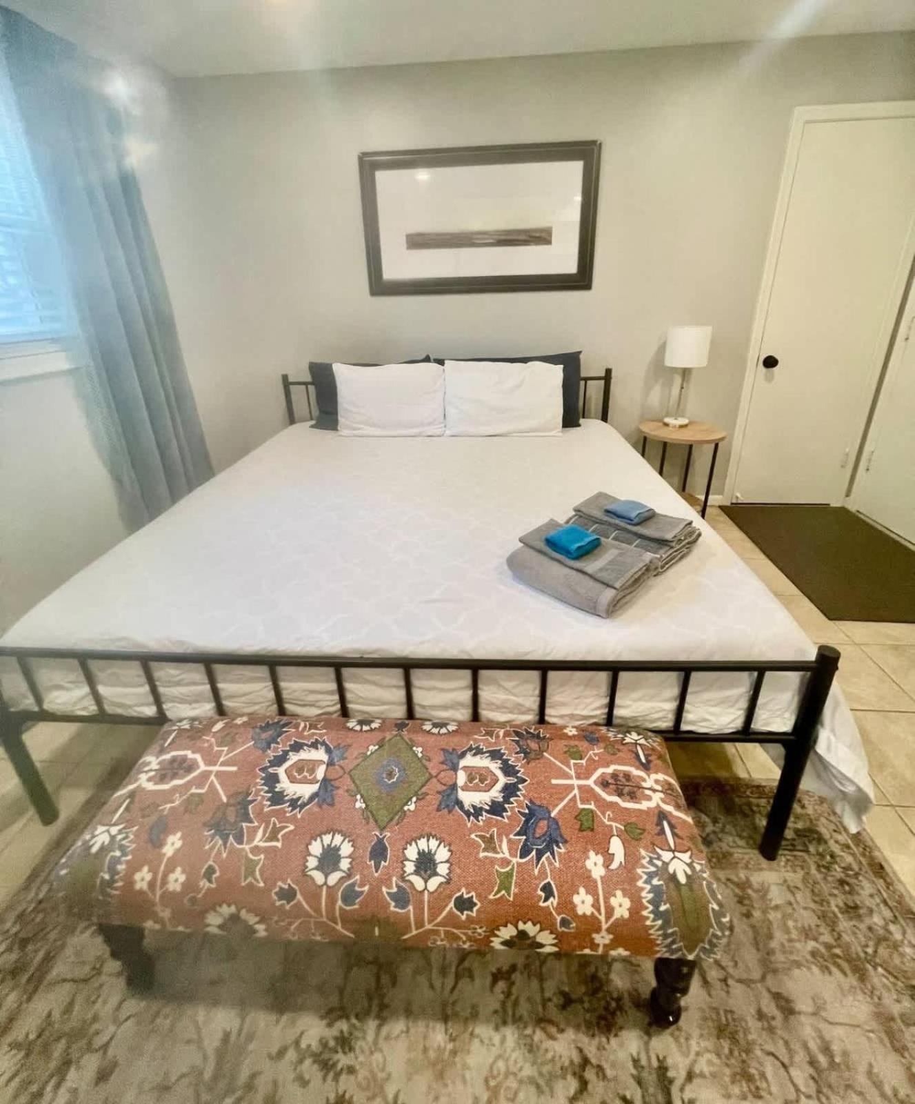 Joslyn Perfect For 1-2 Apartment Omaha