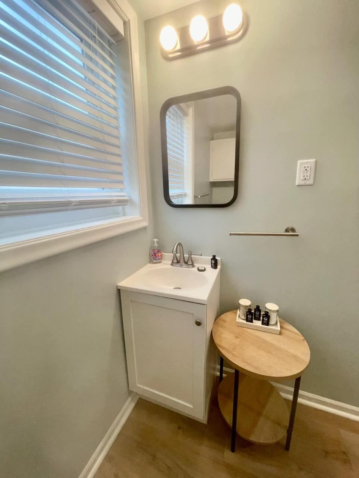 Apartment Joslyn Perfect For 1-2 *