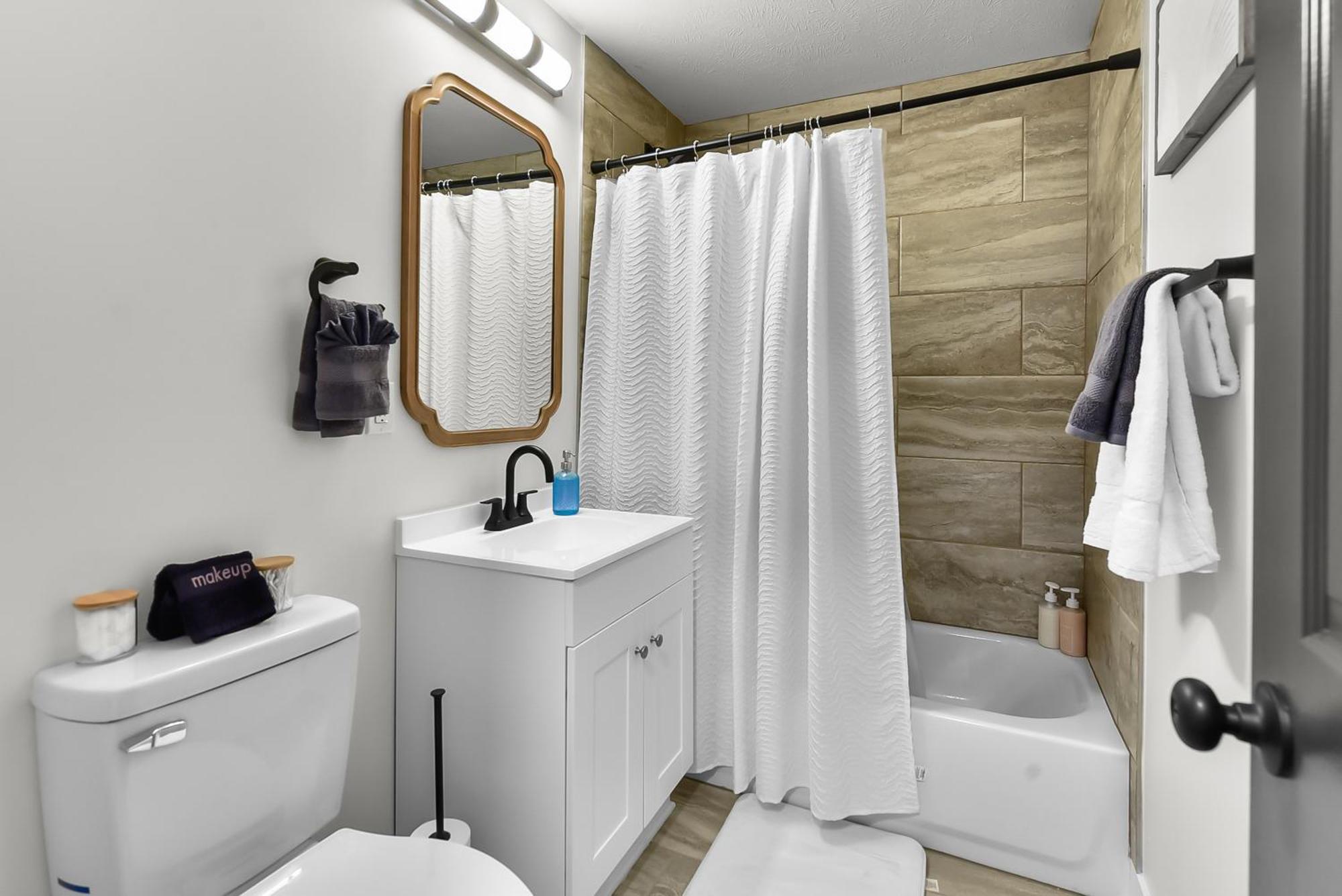 Holiday home Contemporary Blue Oasis 1 Omaha