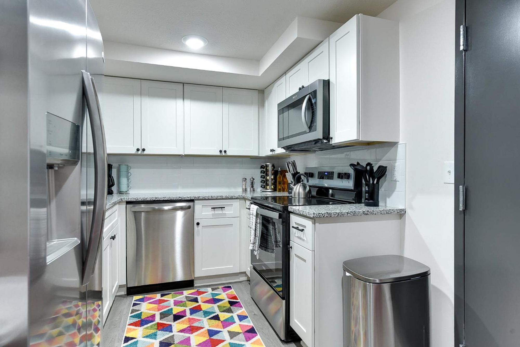 Modern Pop Near Midtown Holiday home *