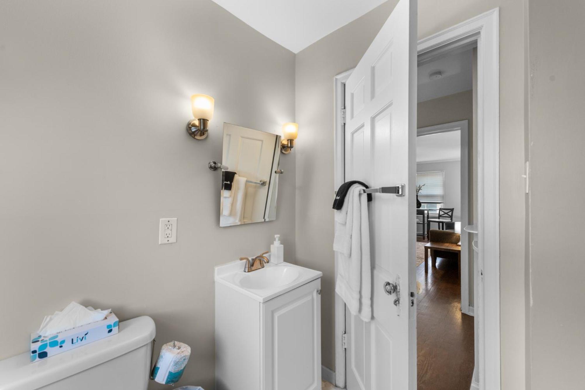 Top-floor 1br In *