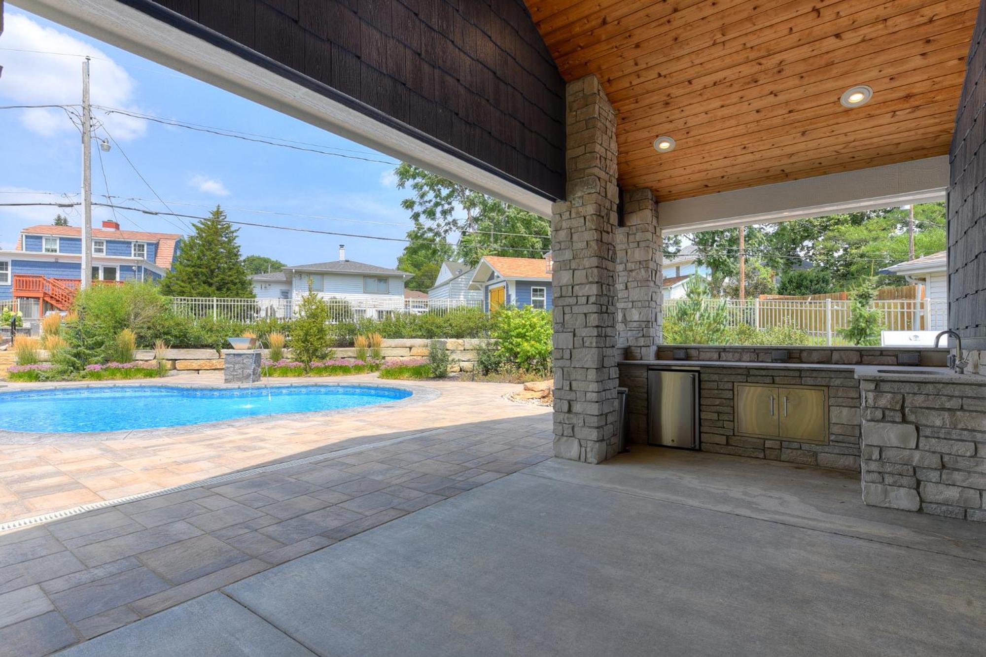 Holiday home Luxury Oasis Heated Pool, Hot Tub, Bbq *