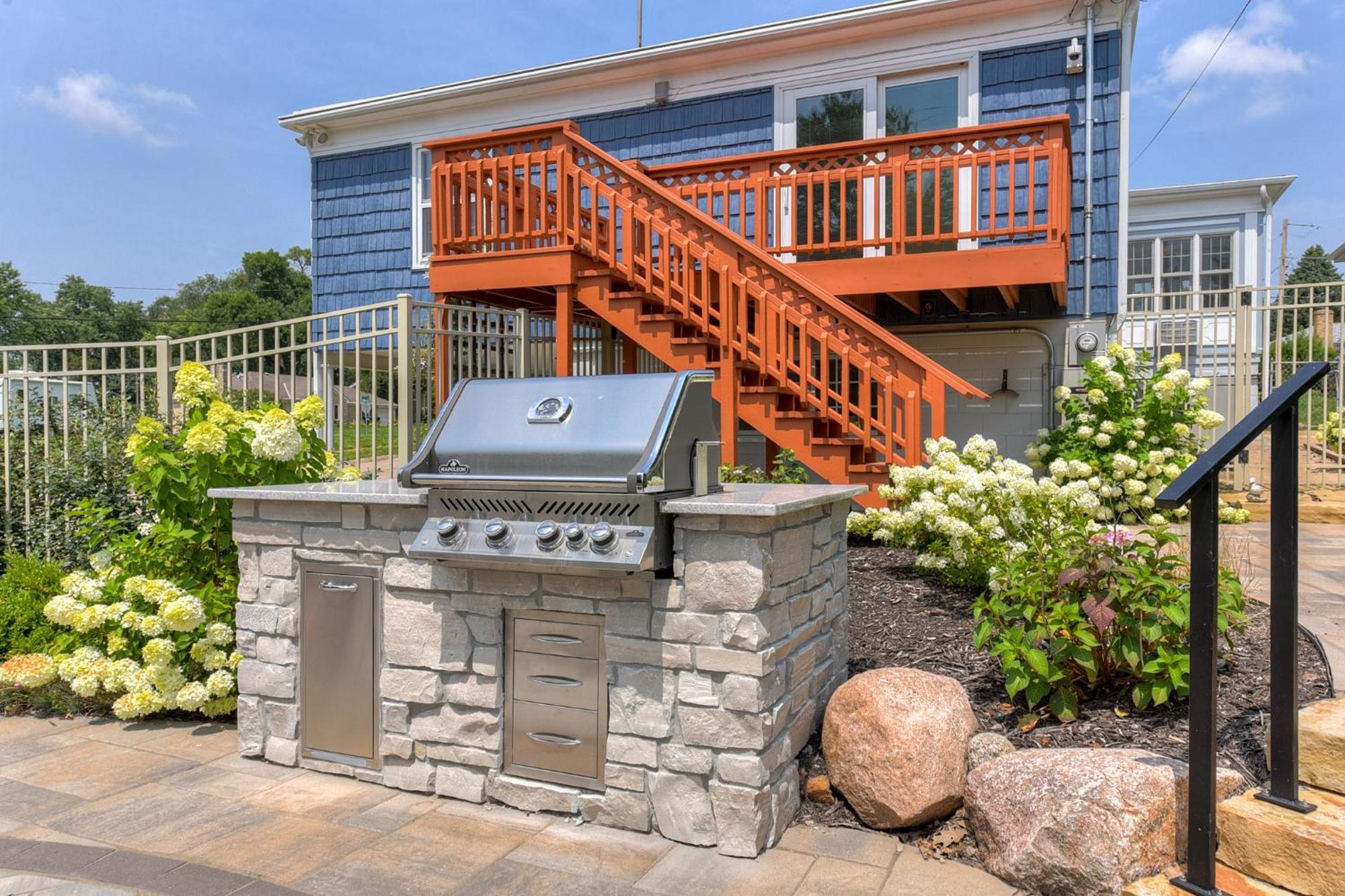 Luxury Oasis Heated Pool, Hot Tub, Bbq *