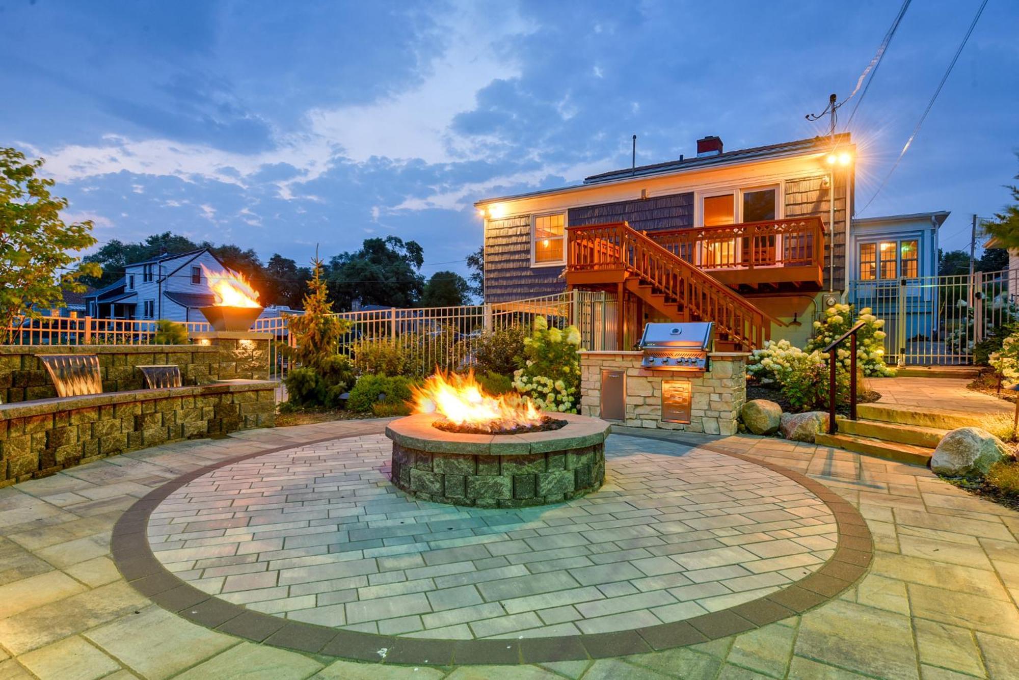 Luxury Oasis Heated Pool, Hot Tub, Bbq * Omaha