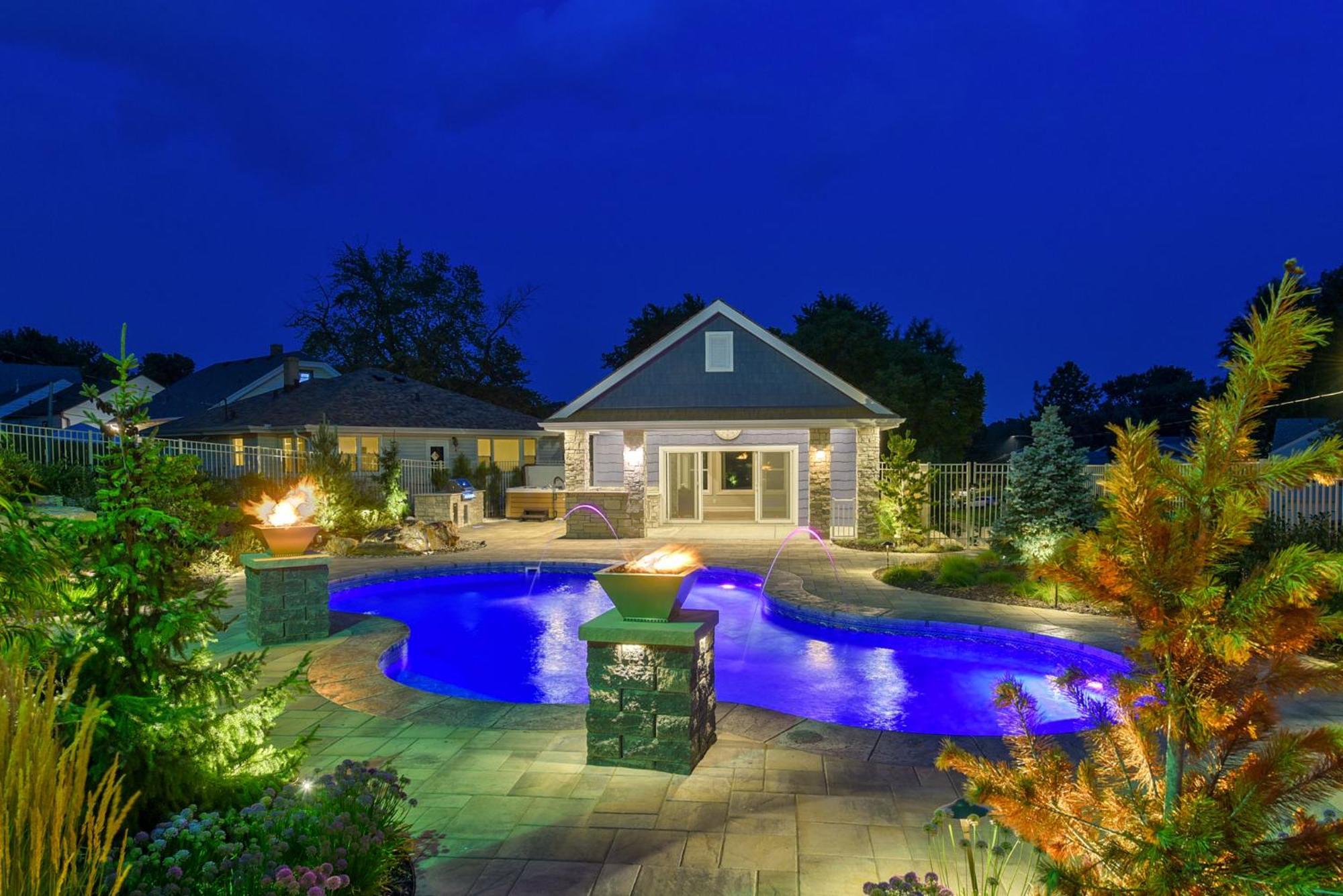Luxury Oasis Heated Pool, Hot Tub, Bbq * Omaha
