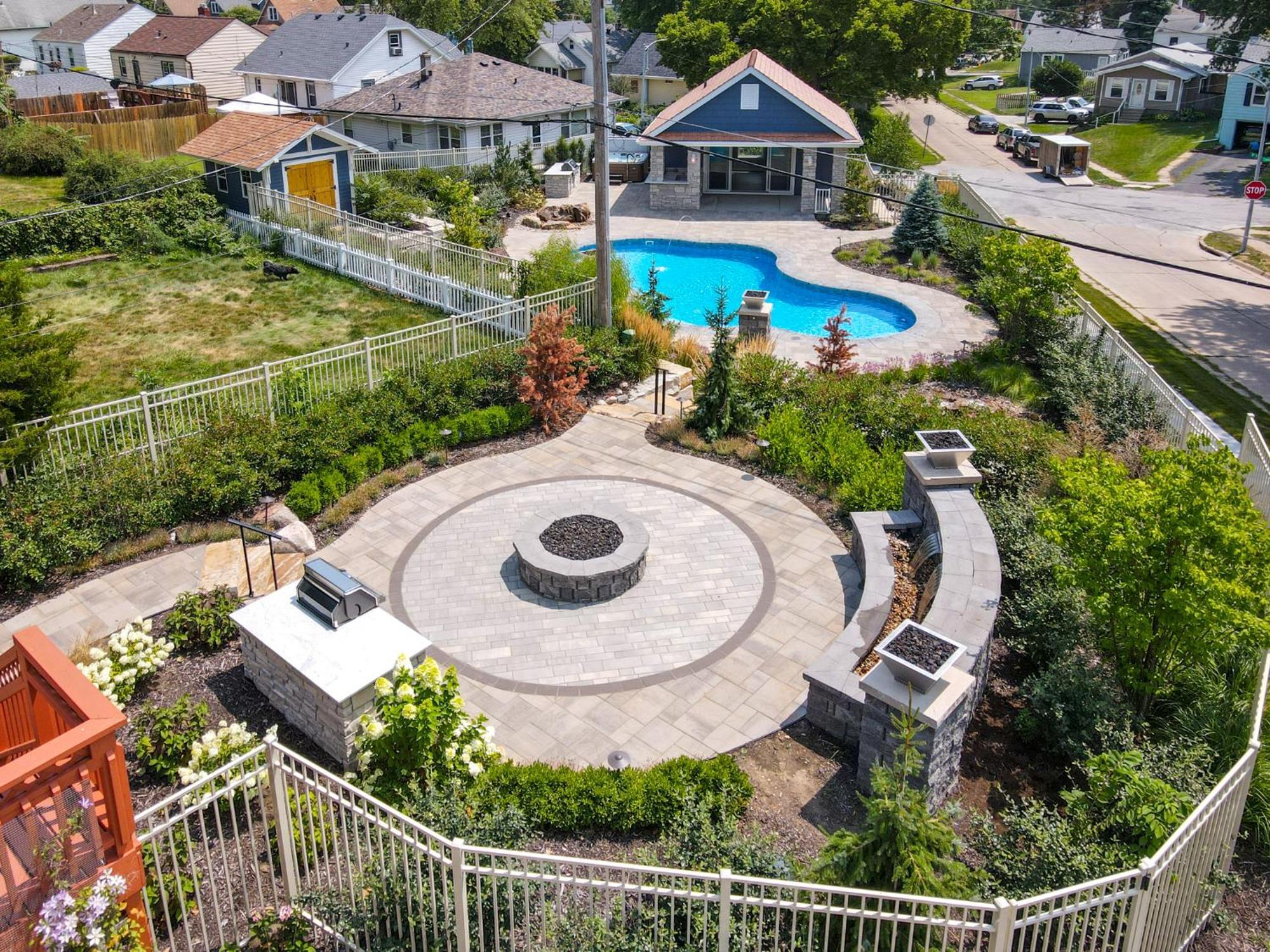 Luxury Oasis Heated Pool, Hot Tub, Bbq Holiday home Omaha
