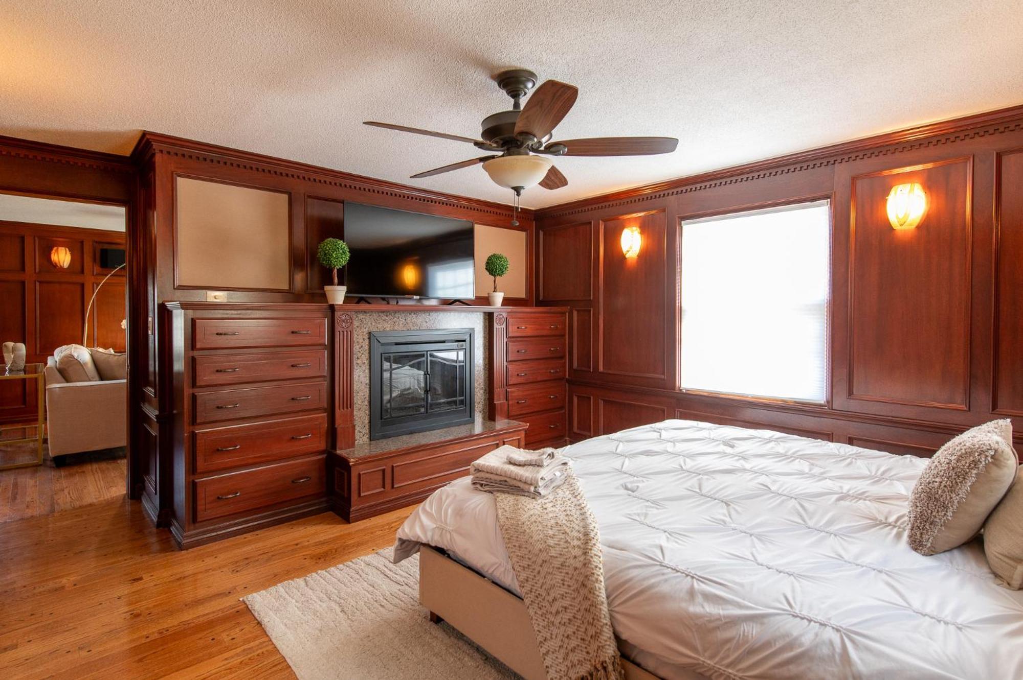 Luxury Oasis Heated Pool, Hot Tub, Bbq *