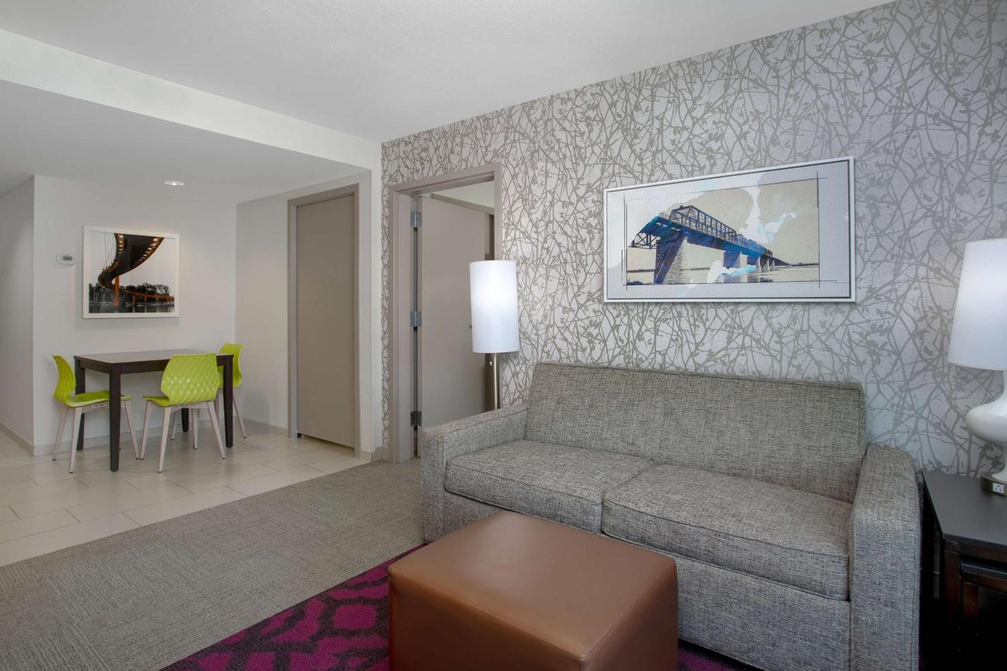 Hotel Home2 By Hilton West Omaha