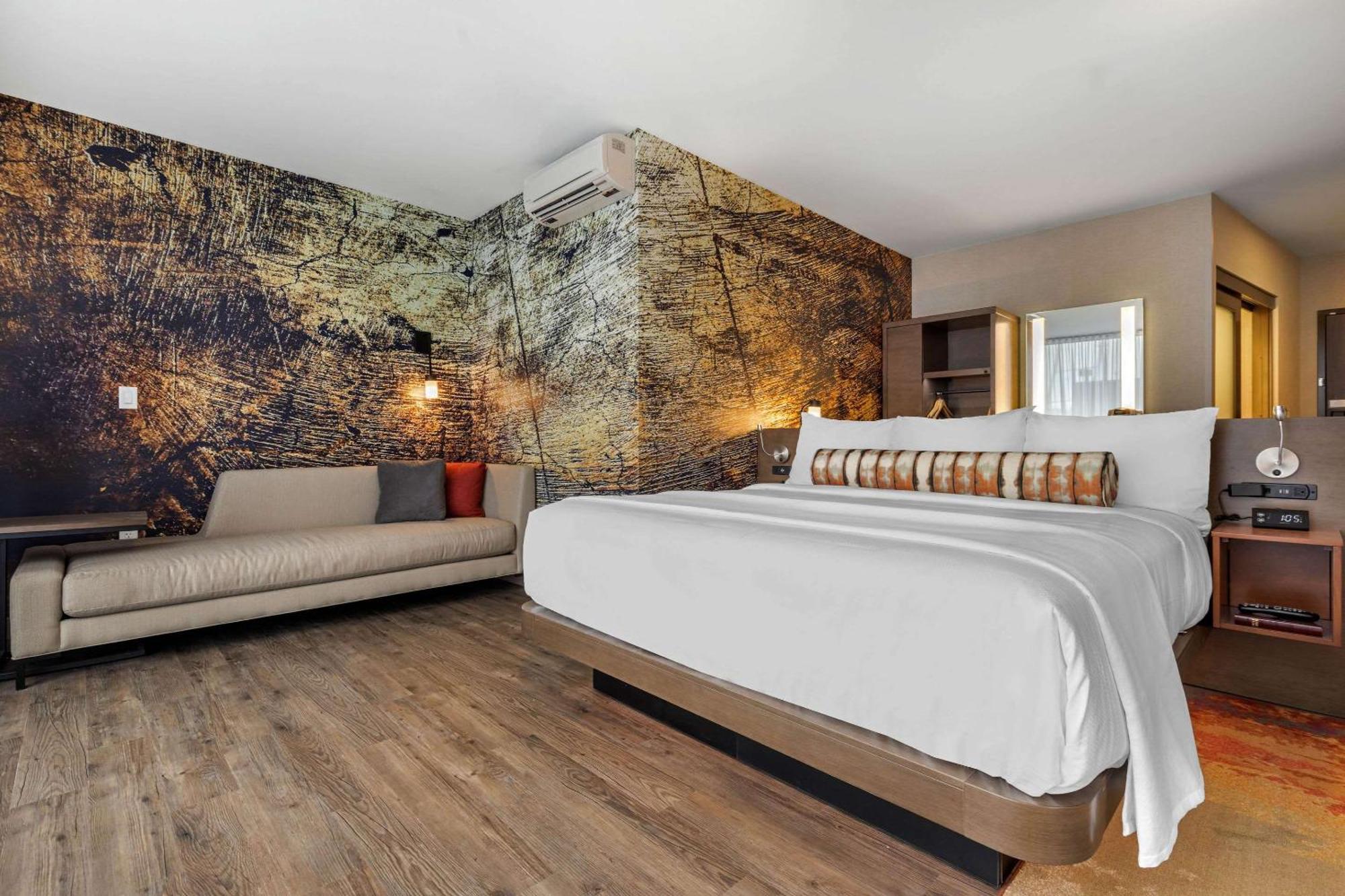 Hotel Cambria Downtown 3*