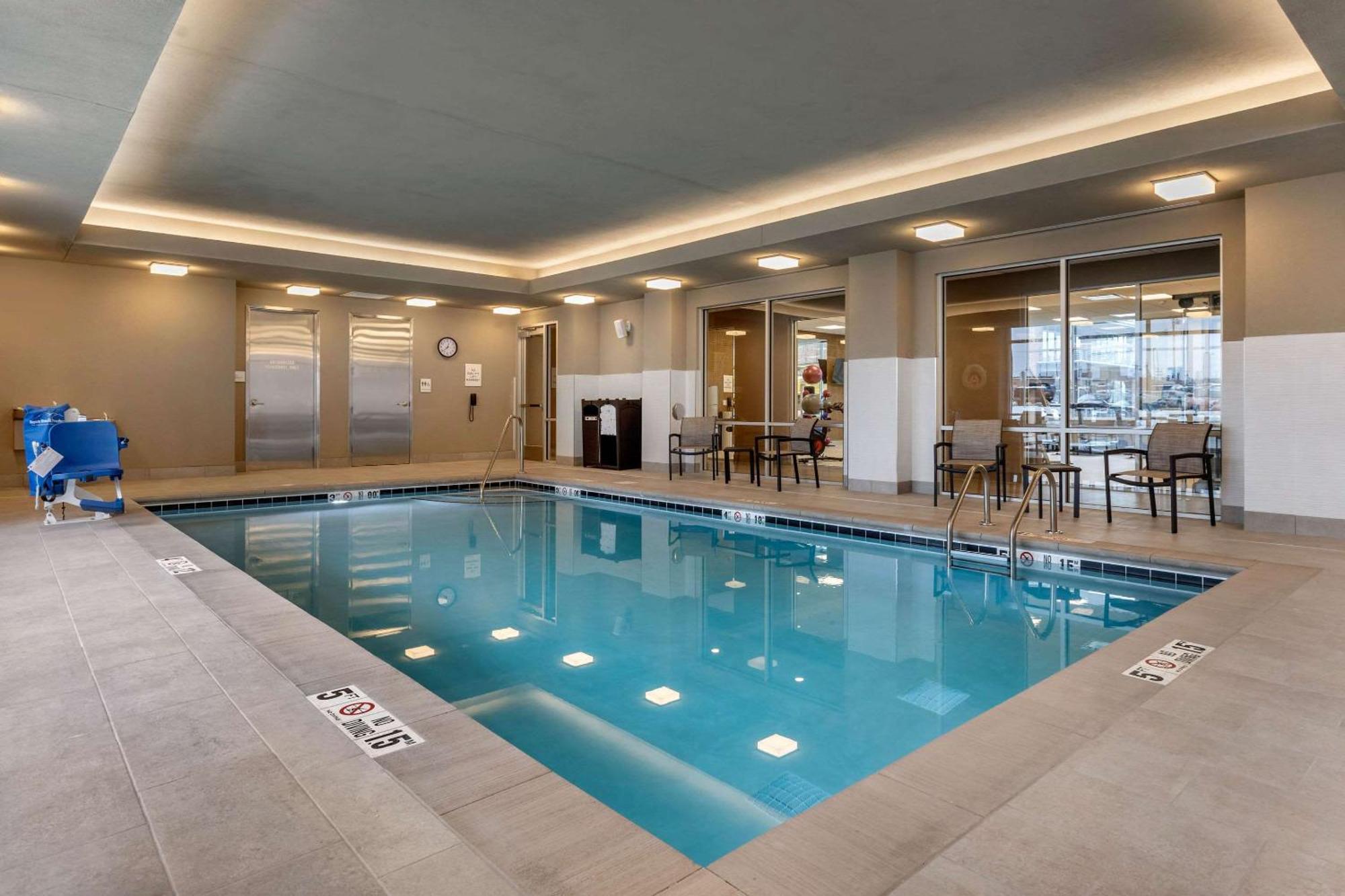 Cambria Downtown Hotel 3*