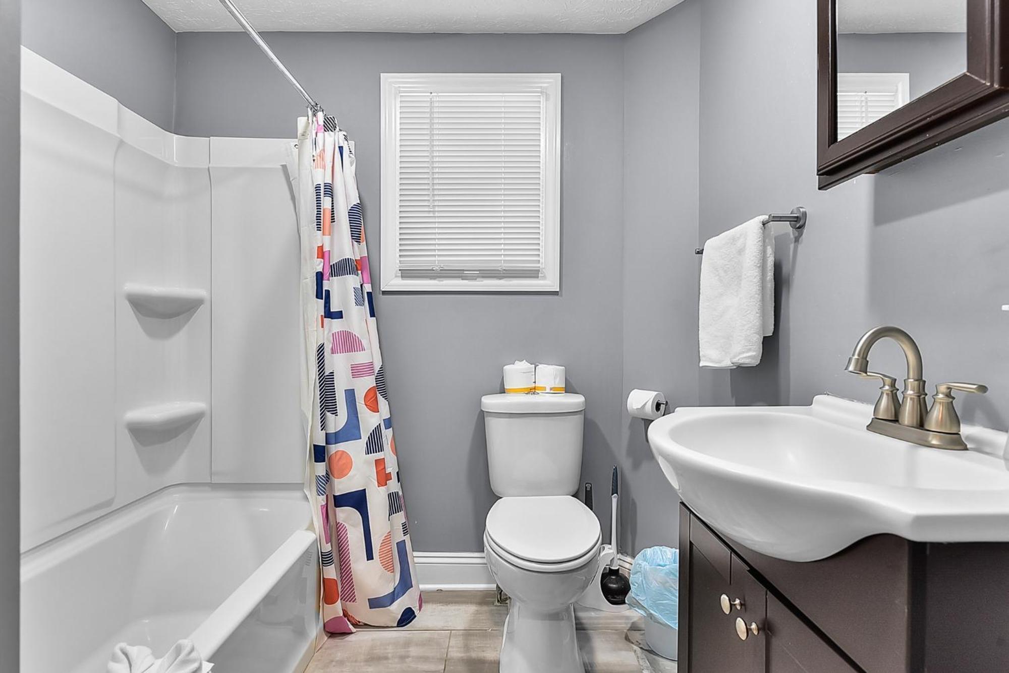Modern Midtown 1b King Bed And Smart Tvs *