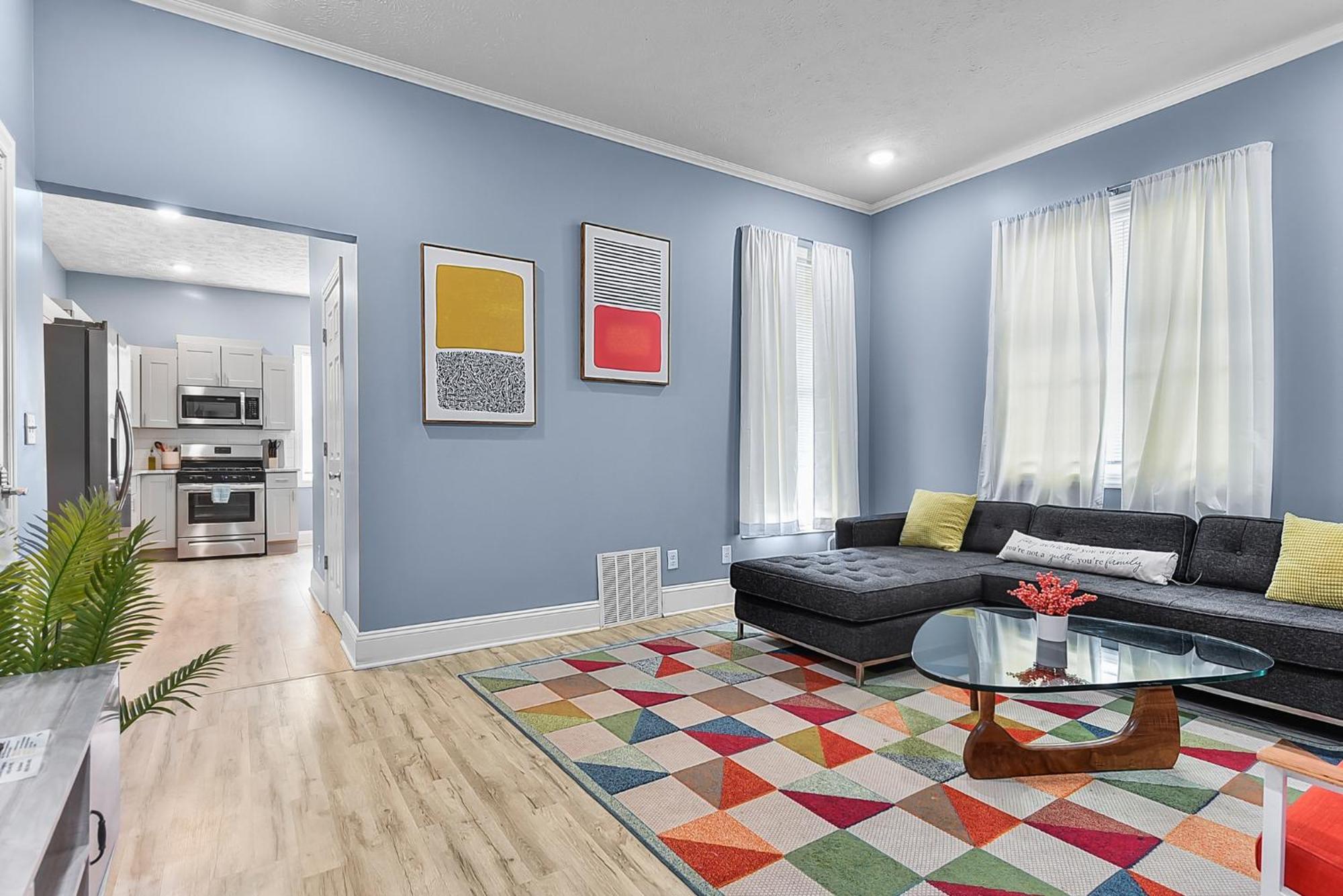 Modern Midtown 1b King Bed And Smart Tvs Apartment