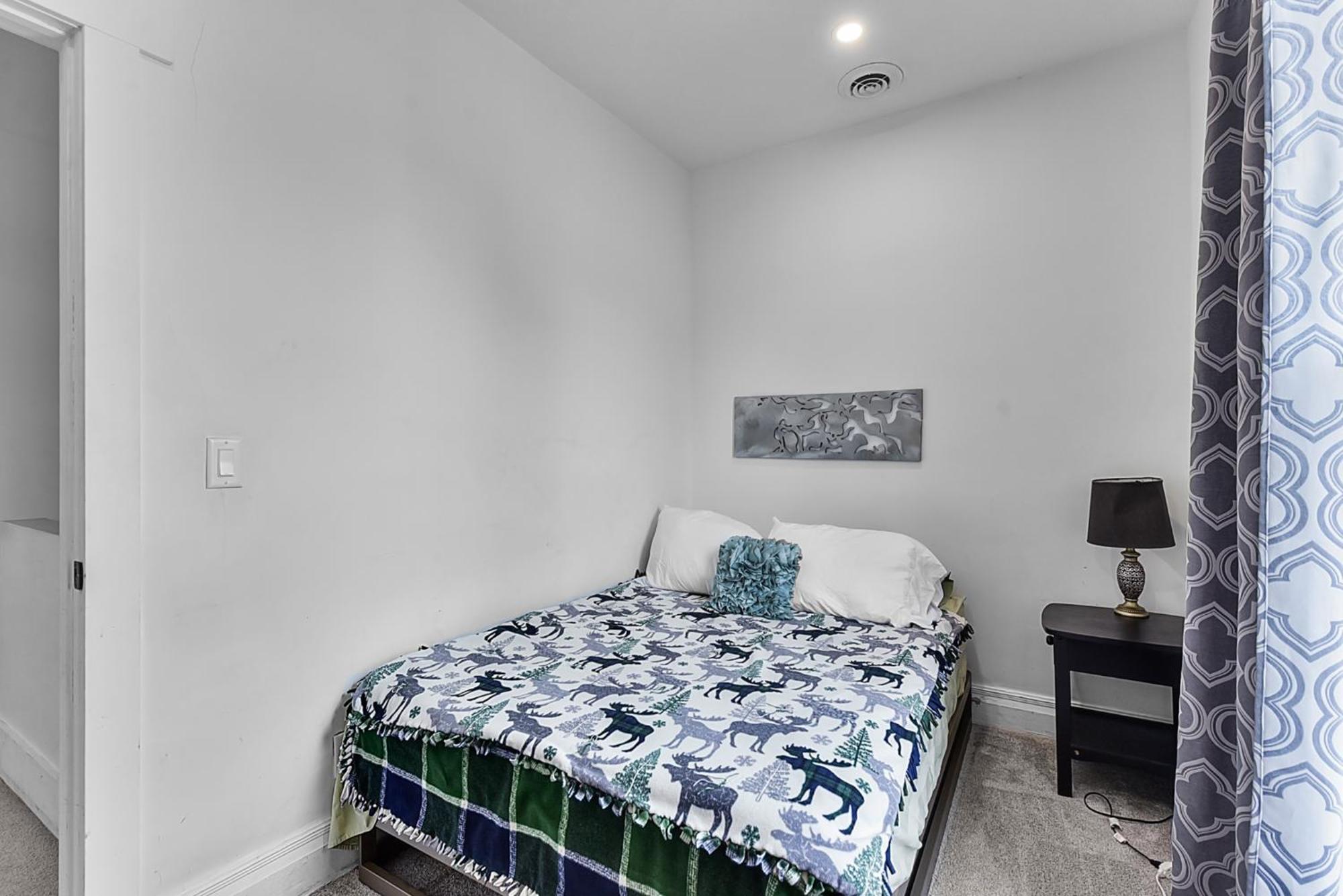 Apartment Beautiful Private 2b In Midtown Omaha