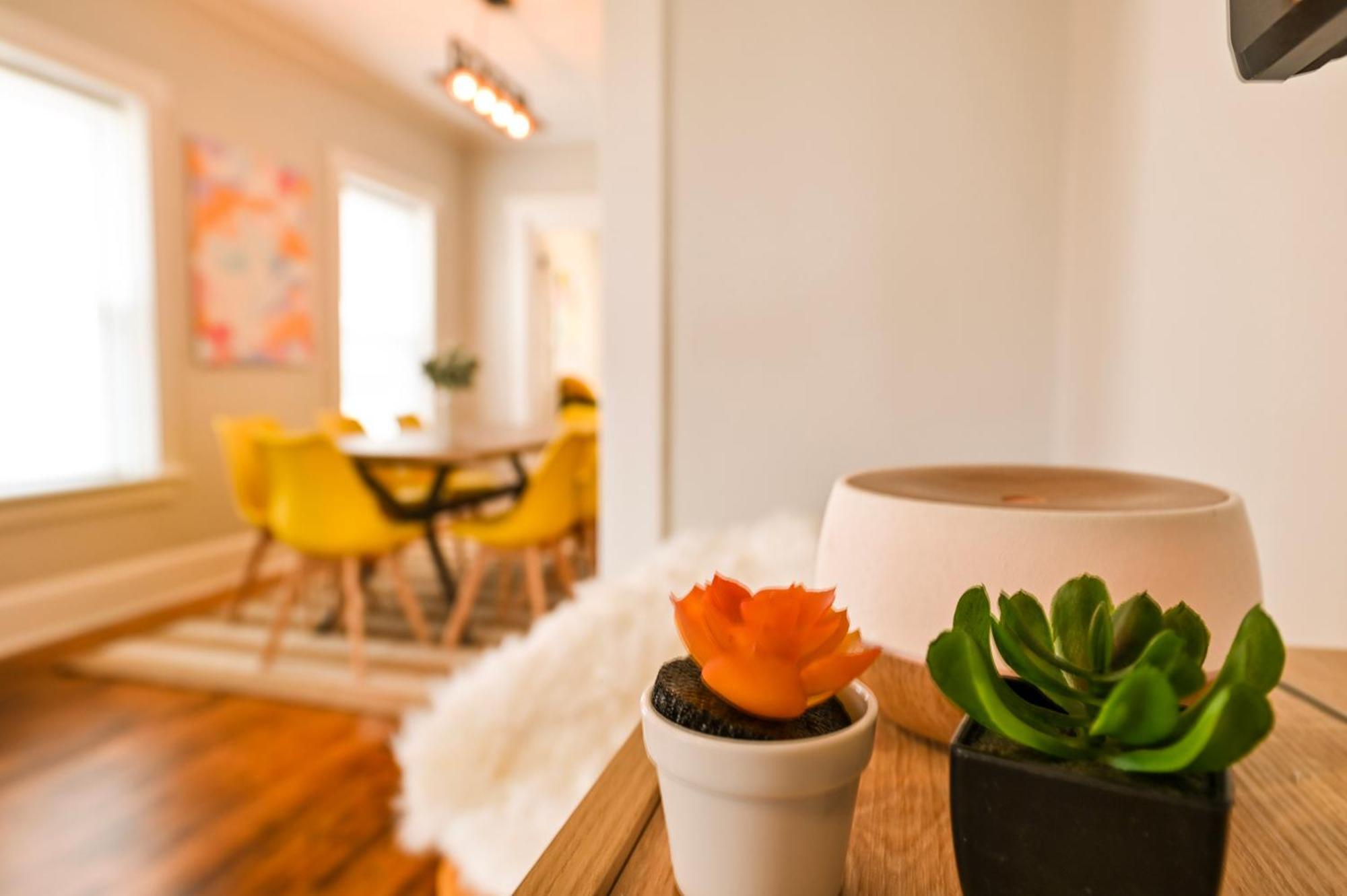 Little Italy Retreat Self-check-in, 2br, Smart Tv *