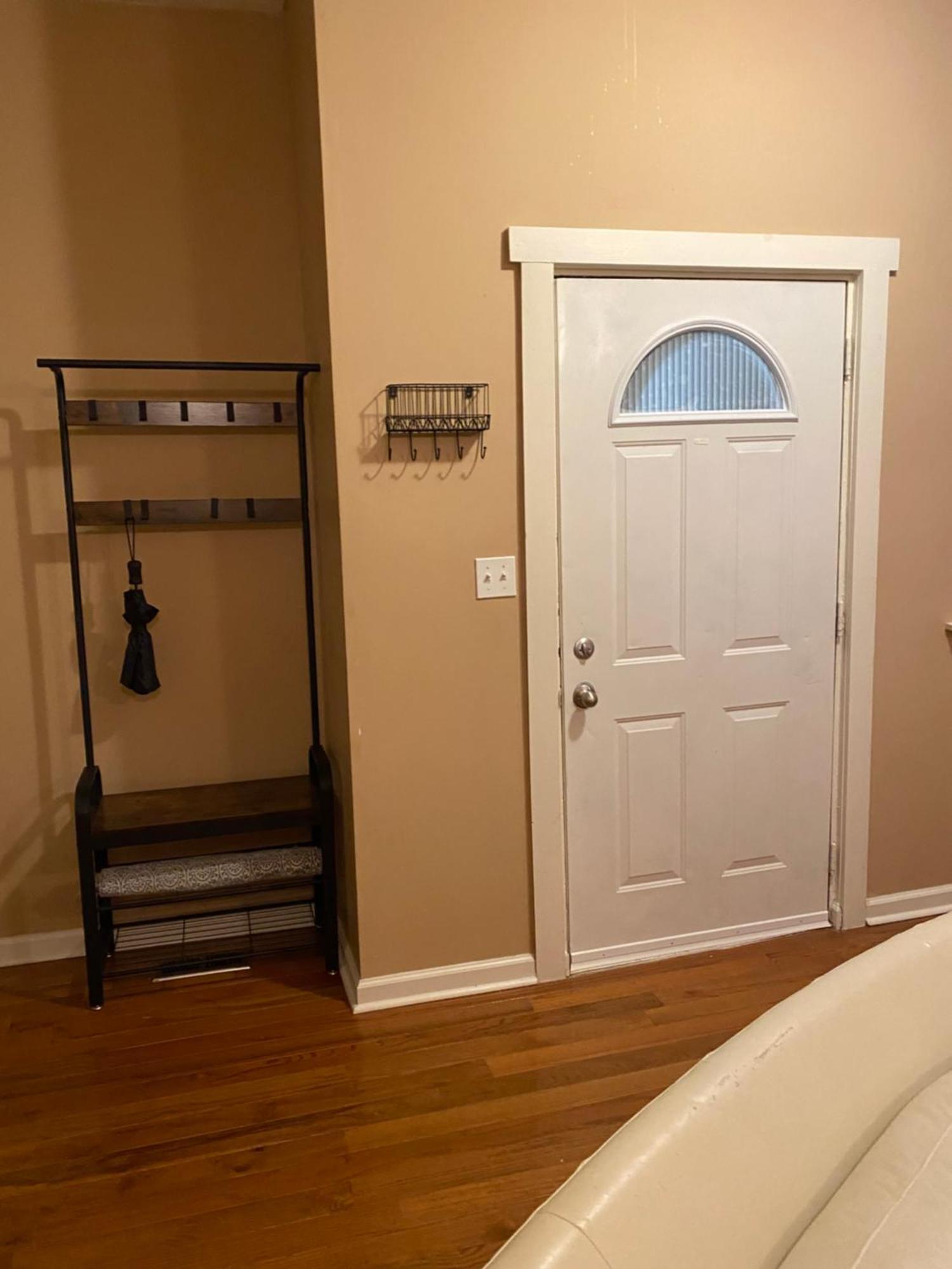 Apartment Converted Victorian 3bd With Backyard