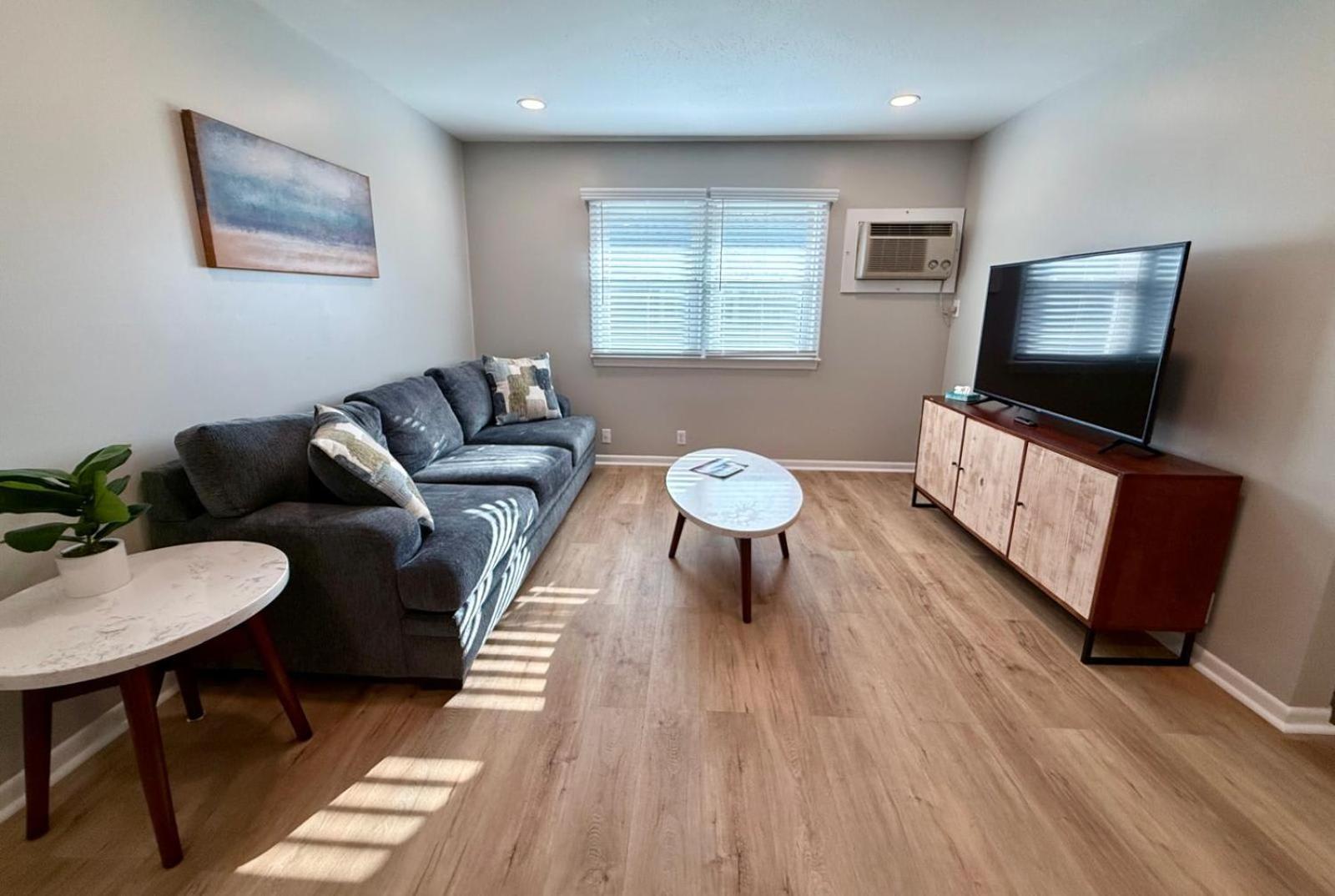 Apartment Joslyn 5-one Bdrm Walk To Unmc Omaha