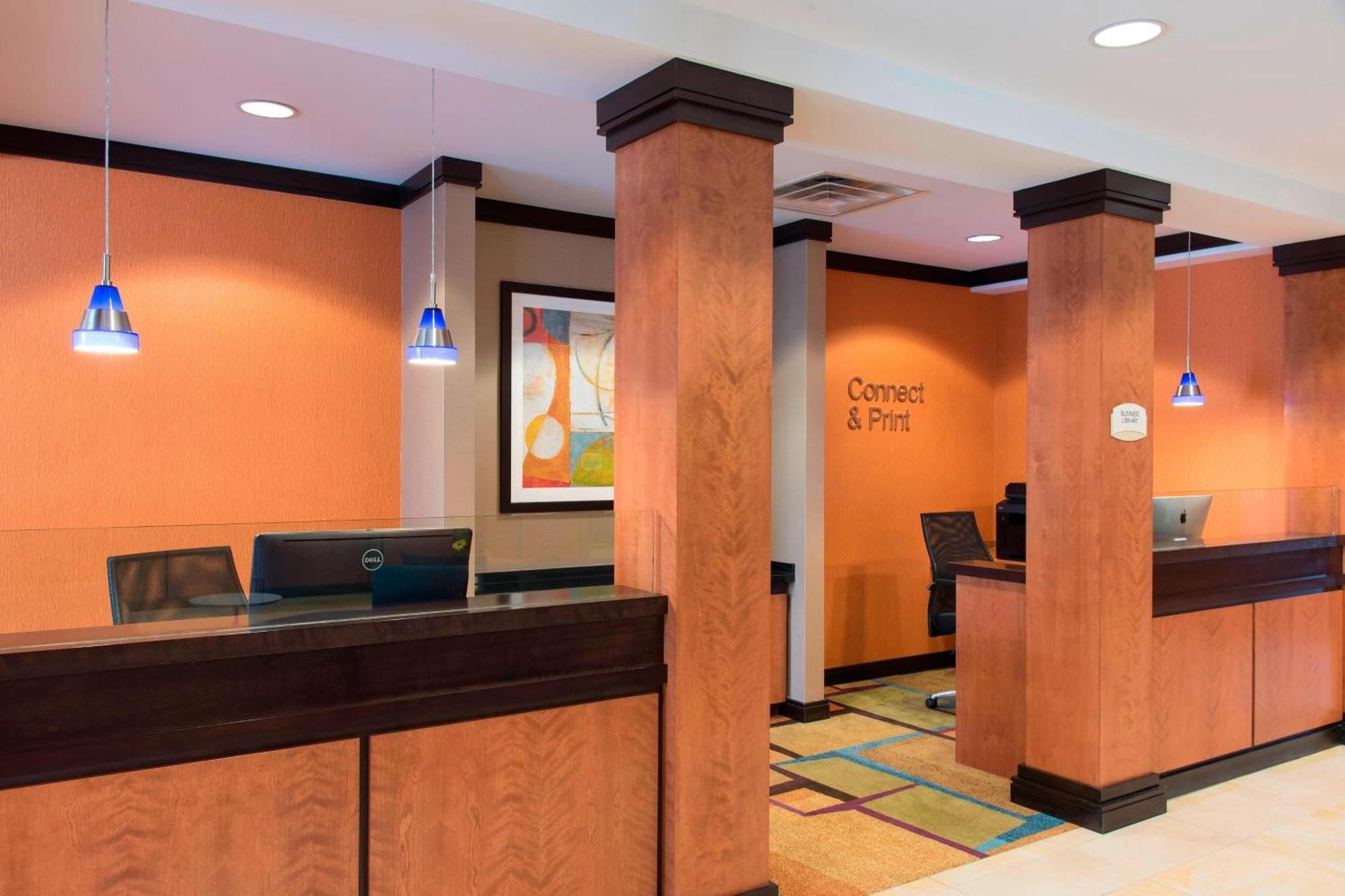 Hotel Fairfield & By Marriott Downtown Omaha
