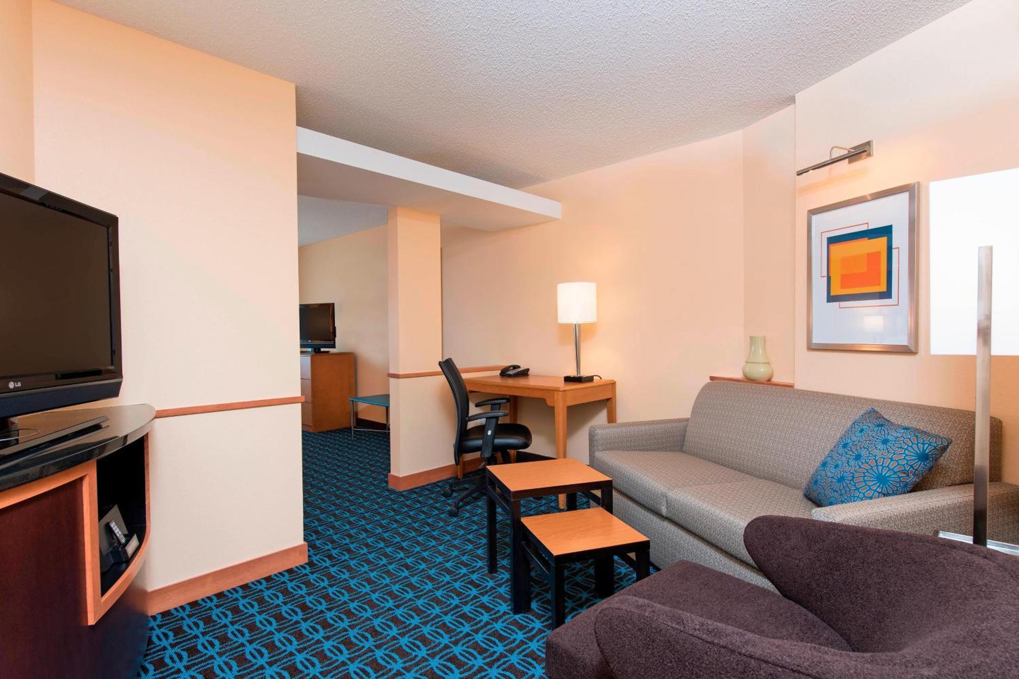 Hotel Fairfield & By Marriott Downtown 3*