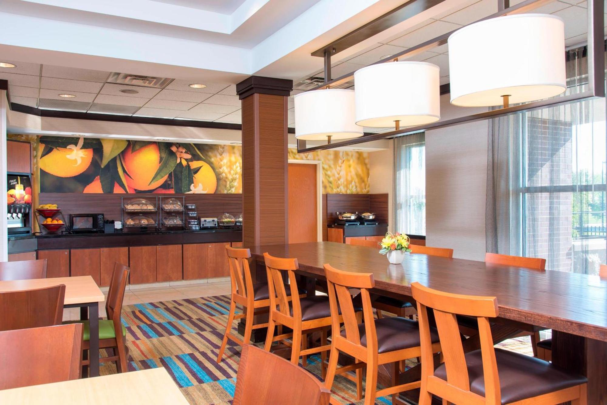 Hotel Fairfield & By Marriott Downtown Omaha