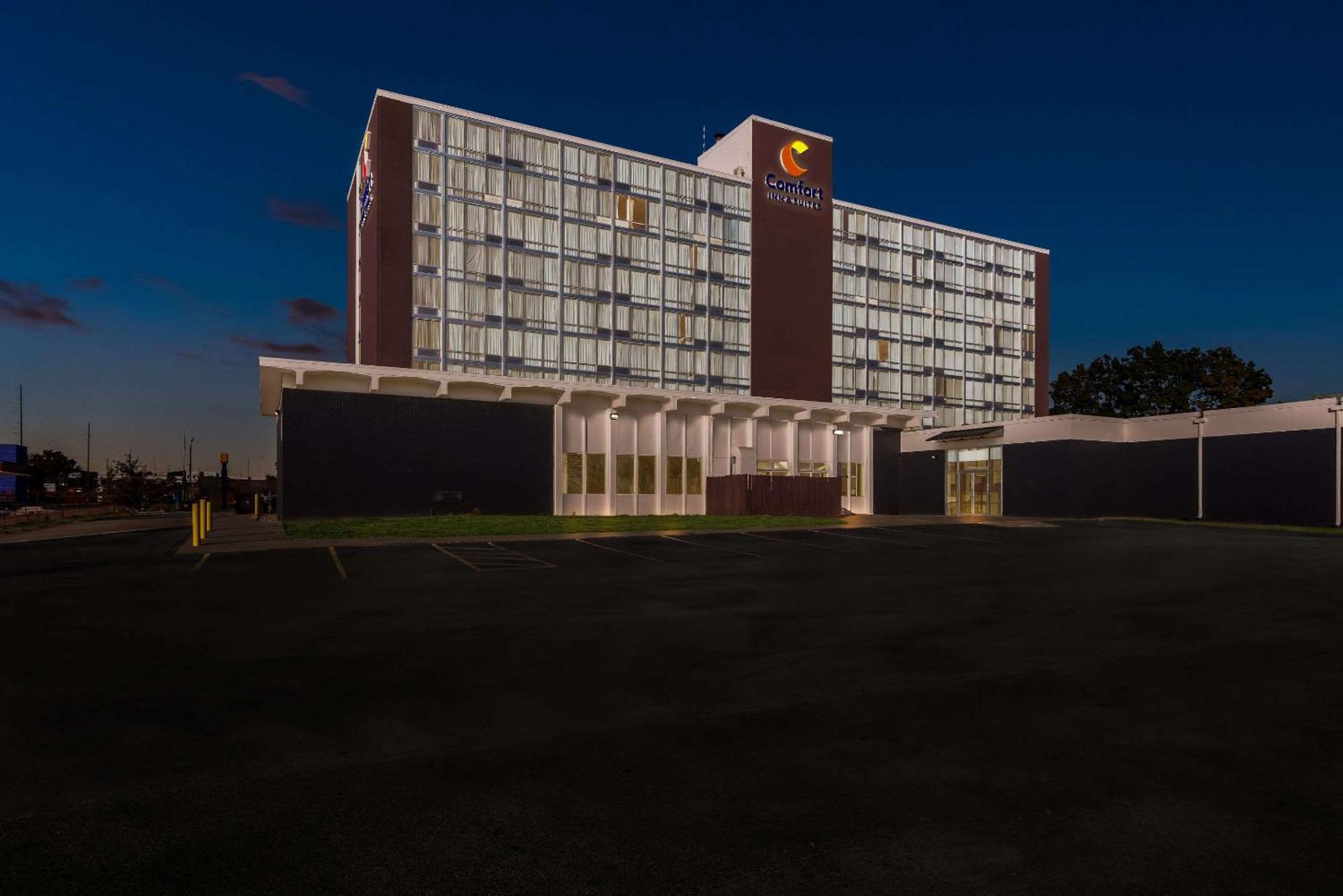 Comfort & Hotel Omaha